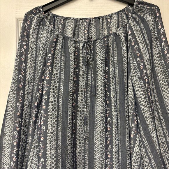 Fred David Womens Peasant Blouse 1X Gray Floral Ties at Neck Puff Sleeve. Fall - Picture 6 of 9